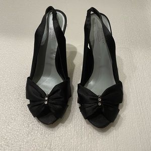 Lela Rose 2.5 inch black heels size 5.5